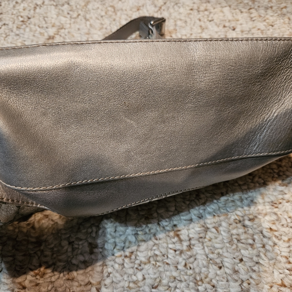 Gucci Silver Hobo Bag - Picture 2 of 13